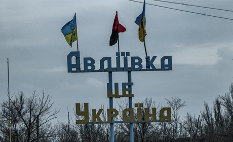 В Авдіївці вимкнуть мобільний зв'язок. Чому жителів просять негайно евакуюватися з міста