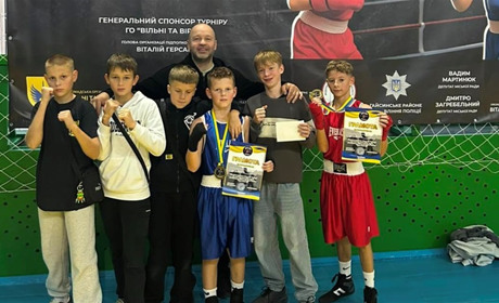 Барські боксери вибороли п’ять медалей на турнірі «Сила в памʼяті» у Гайсині