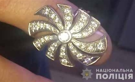 Викрали в Жмеринці, а здавали в ломбард у Вінниці: поліцейські затримали злодіїв 