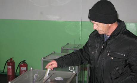 Ми перевірили: скільки дільниць у Сватовому доступні для людей з інвалідністю на візках
