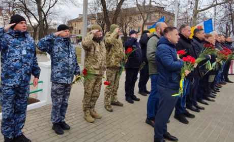Герои не умирают: измаильчане почтили память Небесной сотни (видео)