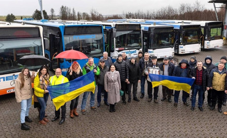 Німецька компанія передала для Рівненщини дев'ять автобусів – Володимирецька громада отримала один