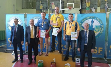 Спортсмени із Вараша здобули медалі на Відкритому чемпіонаті Рівненської області з гирьового спорту