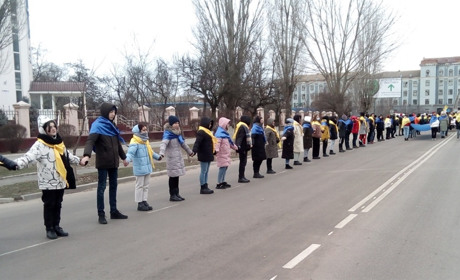 За місяць до війни: як у Новій Каховці востаннє відзначали День Соборності (фото, відео)
