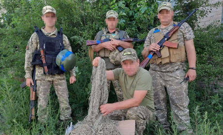 Первомайський МКК передав бригаді зенітників 150 метрів сітки для захисту ППО від ворожих дронів