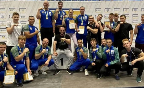 Кременецькі армреслери вибороли 20 медалей на чемпіонаті України з армспорту