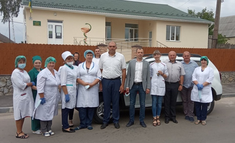 Дві амбулаторії Іванівської ОТГ отримали службові автомобілі