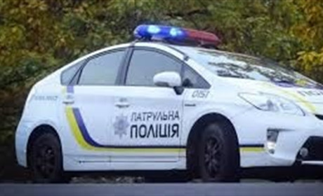 Чоловік намагався підкупити поліцейських, бо не мав посвідчення водія