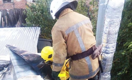 Палали будинки, квартири та гаражі