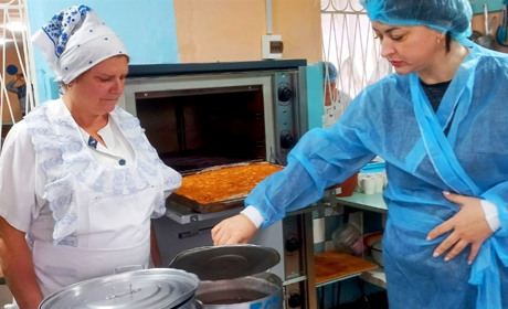 На Одещині перевіряють їдальні у школах і дитсадках: виявили порушення у 8 закладах