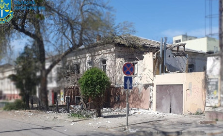 Терористичний обстріл Херсона: одна людина загинула, ще 9 отримали поранення (ФОТО, ВІДЕО)
