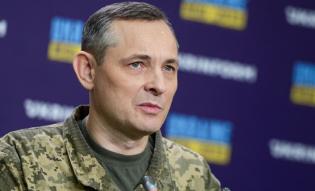Чому російські окупанти постійно обстрілюють аеродром на Хмельниччині