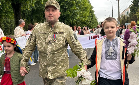 «Вишивана дорога» єдності: як Старокостянтинів відзначив День вишиванки