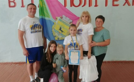 Сім’я Муликів знову перемогла на обласному конкурсі «Тато, мама, я – спортивна сім’я»