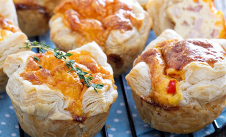 Рецепт дня: кошики з листкового тіста з шинкою та рикотою