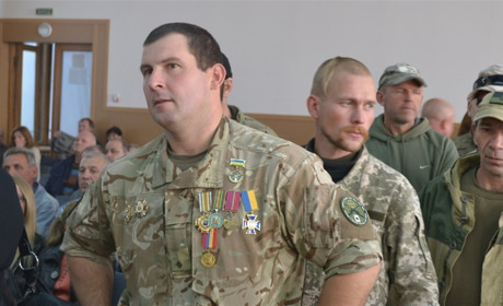 Денису Лошкарьову відкрили меморіальну дошку в Херсоні. Він був лідером херсонської Самооборони