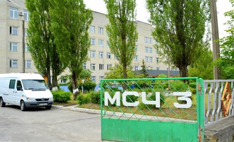 У Вараській лікарні медики залишилися без зарплати