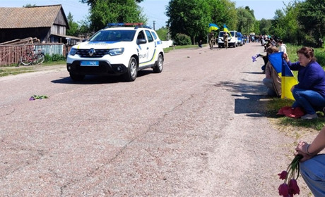 На Звягельщині попрощалися з Андрієм Капелюхом, який загинув під час виконання бойового завдання