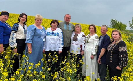 Старокостянтинівщина у вишиванках: як громада відзначила день національного одягу