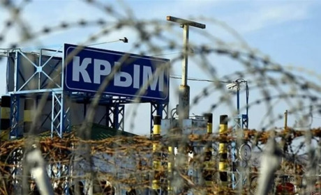 Віддали під суд за “образу Росії”: жительку Нової Каховки затримали в Криму