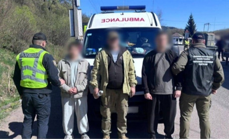 Водія «швидкої» з Херсона затримали за перевезення ухилянтів під виглядом перевезення полеглих