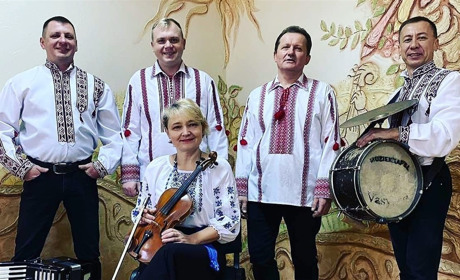 Фольклорний гурт «Василько» Чортківського педколеджу запрошує на он-лайн концерт