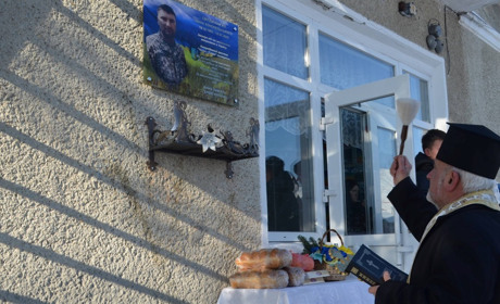 У Джуринській Слобідці відкрили меморіальну дошку загиблому Герою-односельцю