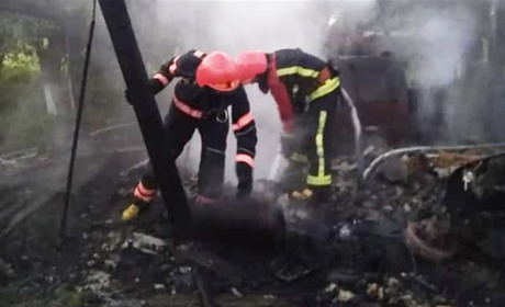 У селі Лозки вогнеборці врятували будинок від вогню