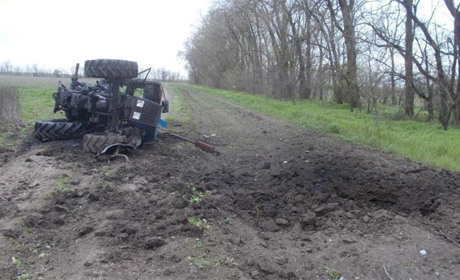 На Херсонщині трактор підірвався на ворожій міні