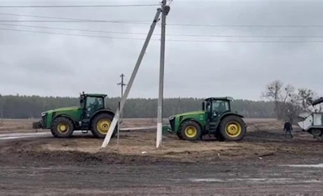 "Гадяцьке сафарі": на Полтавщині мисливці відібрали в окупантів танки та зброю