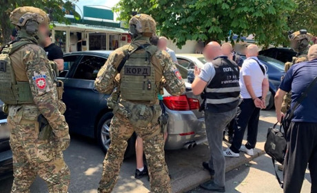 Вимагали гроші у в'язнів Чернігівського СІЗО. Затримано учасників організованої злочинної групи