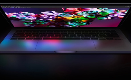Як подорожувати з MacBook: поради щодо вибору сумки, догляду за ноутбуком і безпеці