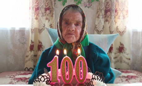 Переживає другу війну: історія 100-річної ювілярки із Сарненського району