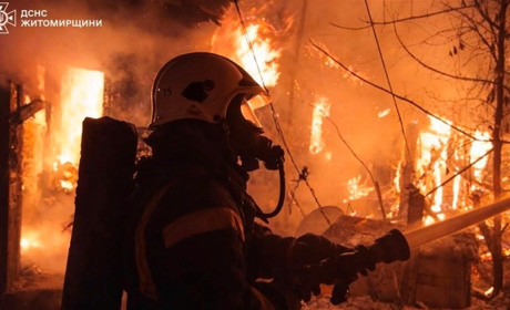 Пожежа в житловому будинку на Звягельнині: рятувальники знайшли тіла двох чоловіків