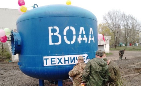 На Луганщині окупанти "відновили" водопостачання. Тепер обіцяють ждунам "райське життя"