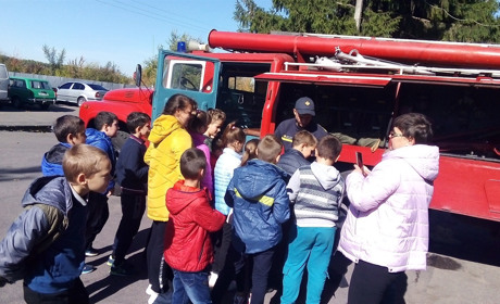 Учні Кагарлицької школи №1 приміряли “обладунки” рятувальника