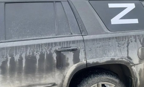 У селі на Каховщині окупанти викрали 20 автівок