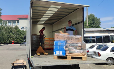 Переяславські волонтери отримали гуманітарну допомогу від компанії з США