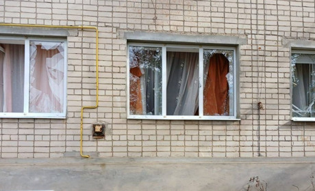 Армія рф на Херсонщині завдала ударів по закладу освіти, адмінбудівлі, житловим будинкам