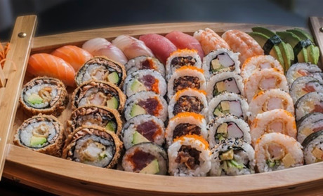 Какая разница между роллами и суши