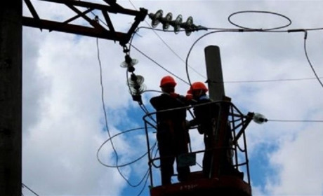 Обстріл Білопільської громади: понад дві тисячі абонентів лишились без світла. Енергетики працюють