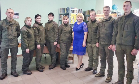 Презентація і спогади: у бібліотеці провели захід до Дня пам’яті жертв голодоморів 