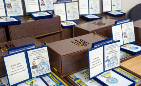 Почесними громадянами Херсона стали 19 полеглих захисників і генерал, що визволяв місто