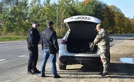 У Нетішині поліцейські останніми днями посилили перевірки автівок