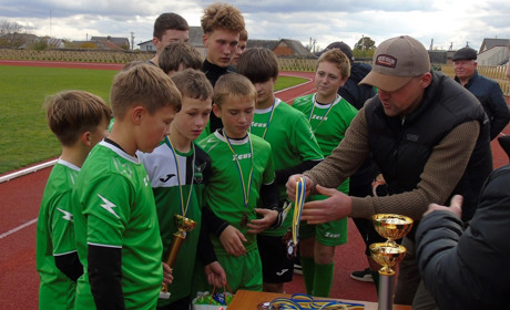 Їхня справа живе на полі: у Старокостянтинові провели турнір пам'яті керівників ФК «Случ»