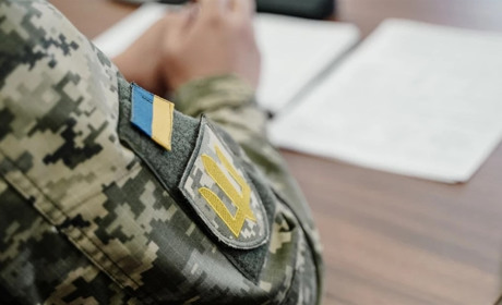Захист прав військових: кредити без штрафів і переведення через "Армія+"