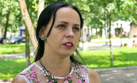 «Живу тим самим болем». Інтерв’ю з глухівчанкою, яка допомагатиме рідним зниклих безвісти на Сумщині