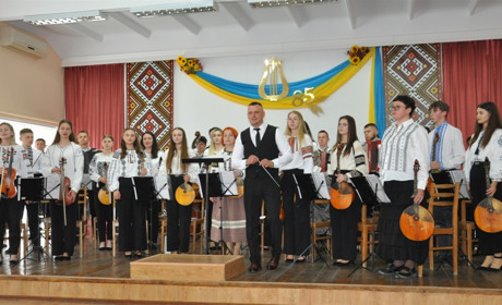 Народному художньому оркестру народних інструментів Чортківського педагогічного – 85!