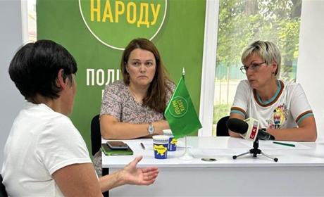У Звягелі депутатки від "Слуги Народу" провели прийом громадян