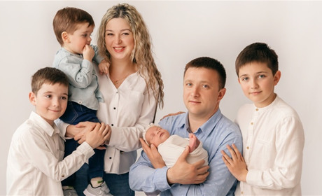 Будинок побудували, дерева посадили і дітей народили. Як у Городку живеться багатодітній сім’ї